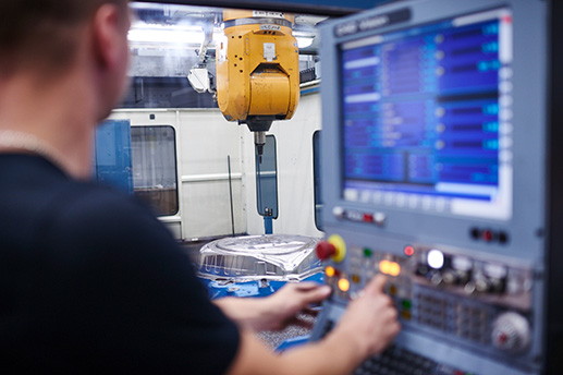 More than 15 machining centers and our own hardening plant ensure precise and efficient production of tools and components.